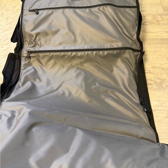 TUMI Alpha Garment Bag BRAND NEW!! - Picture 8 of 15